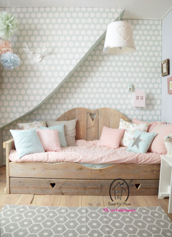 Thiết kế phòng ngủ bé gái đơn giản