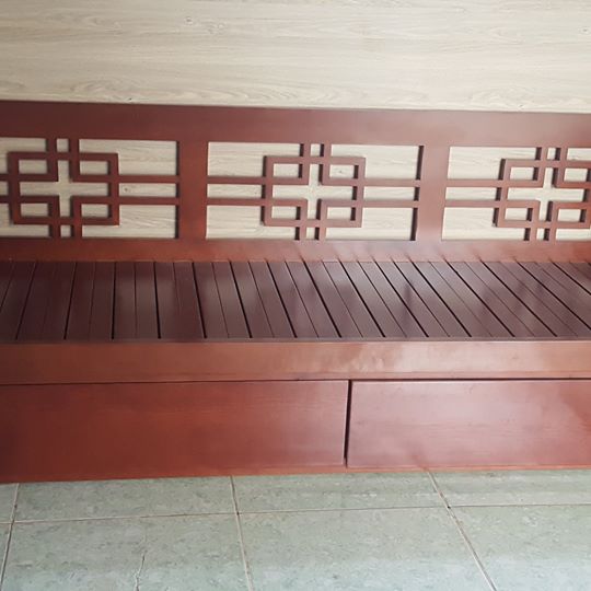 Giường gấp thành ghế bằng gỗ